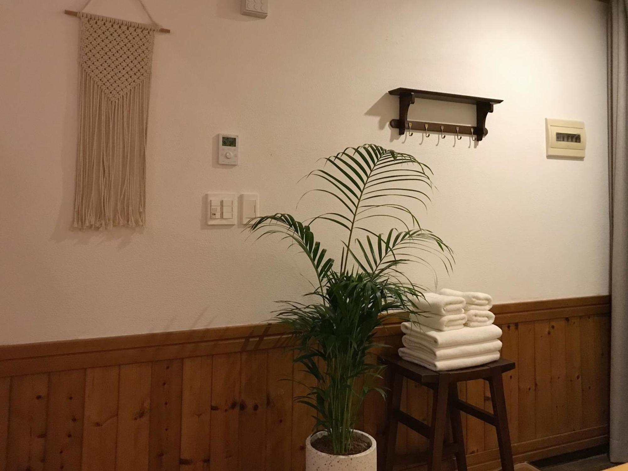 At Corner Resort & Garden Jeju Exterior photo